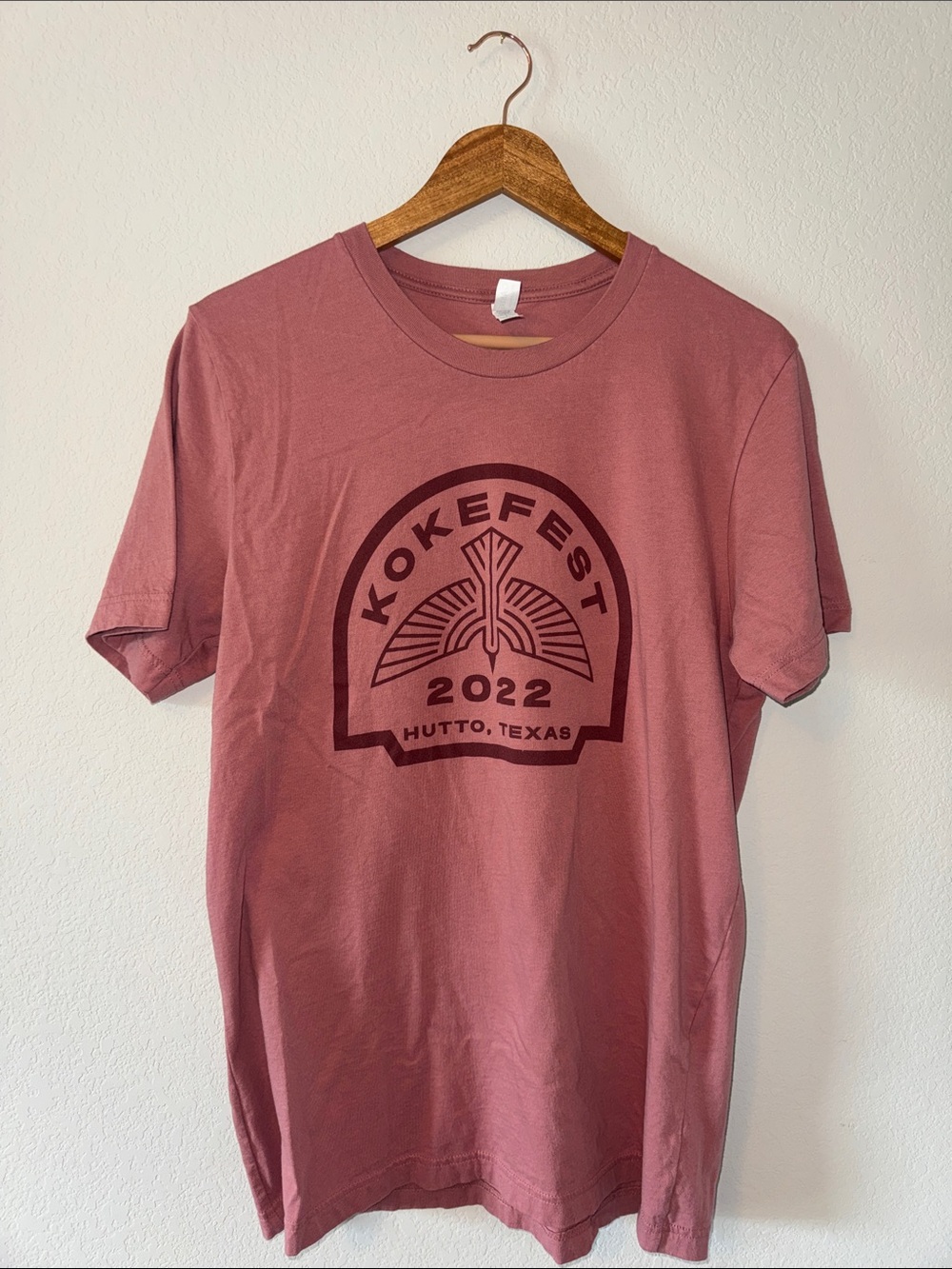 100% Cotton Men’s Large Kokefest 2022 Graphic Short Sleeve Tee - Dusty Rose
